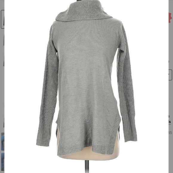 Venus Faux Split Back Button Accent Gray Turtleneck Sweater size small - Picture 2 of 8